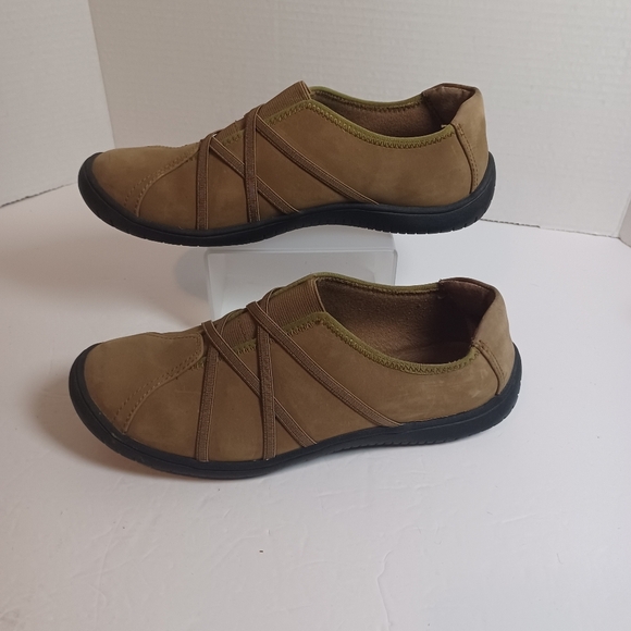 Clarks Suede Slip On‎ Loafers Women's 8 - Picture 3 of 7